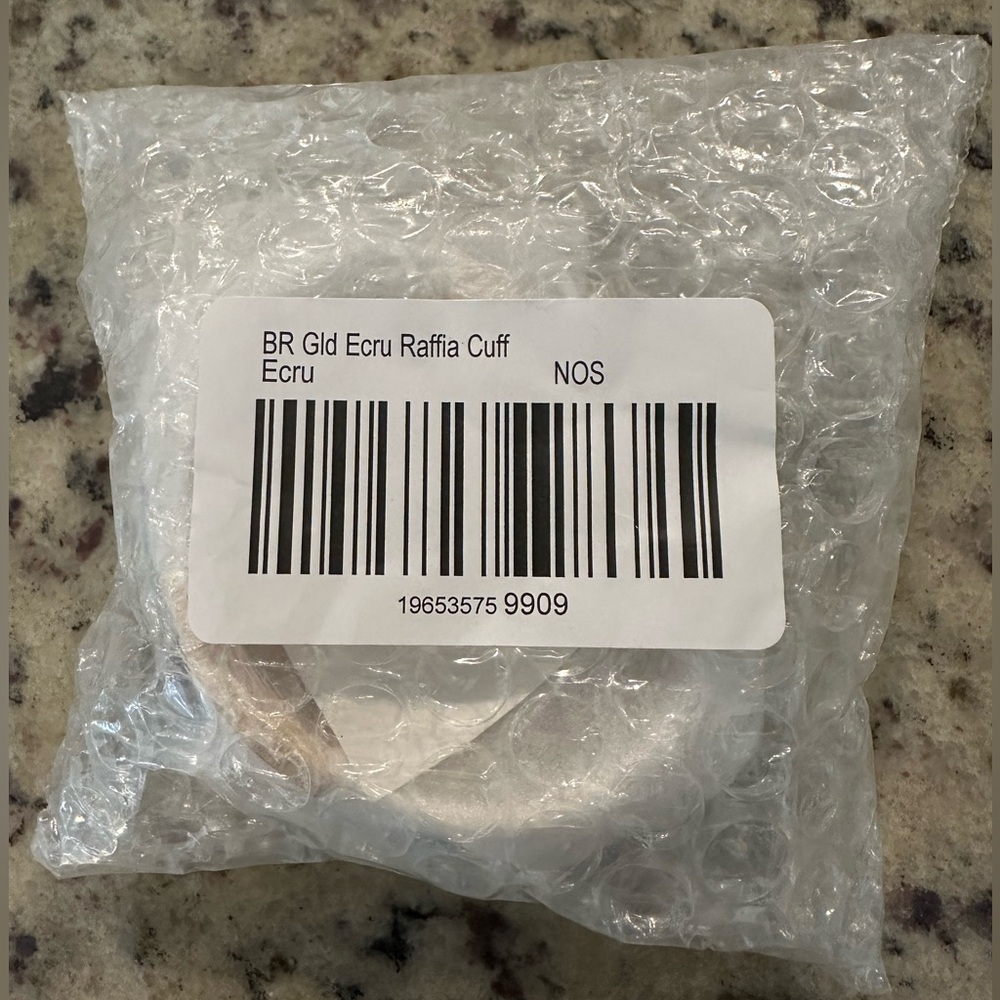 ✨ LOW START✨Ecru Raffia and Gold Cuff from WHBM - Picture 2 of 8